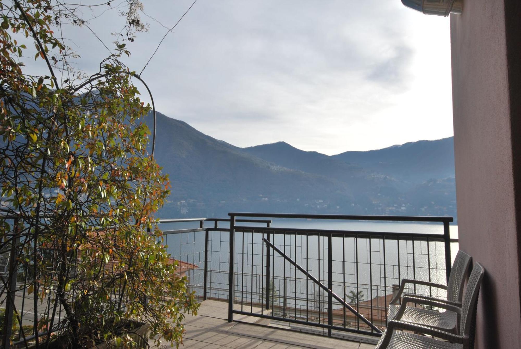 Apartament Andrea Olga House Laglio Zewnętrze zdjęcie